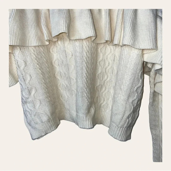 Project NAADAM‎ SWEATER SIZE MEDIUM THICK KNIT CREAM IN COLOR RUFFLE - Picture 7 of 9